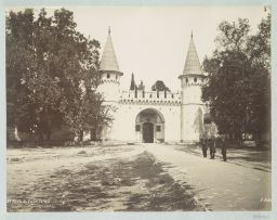 Porte du Salut (Bab-üs Selam) du palais de
                    Topkapi © Musée Guimet, Paris, Distr. Rmn / Image Guimet